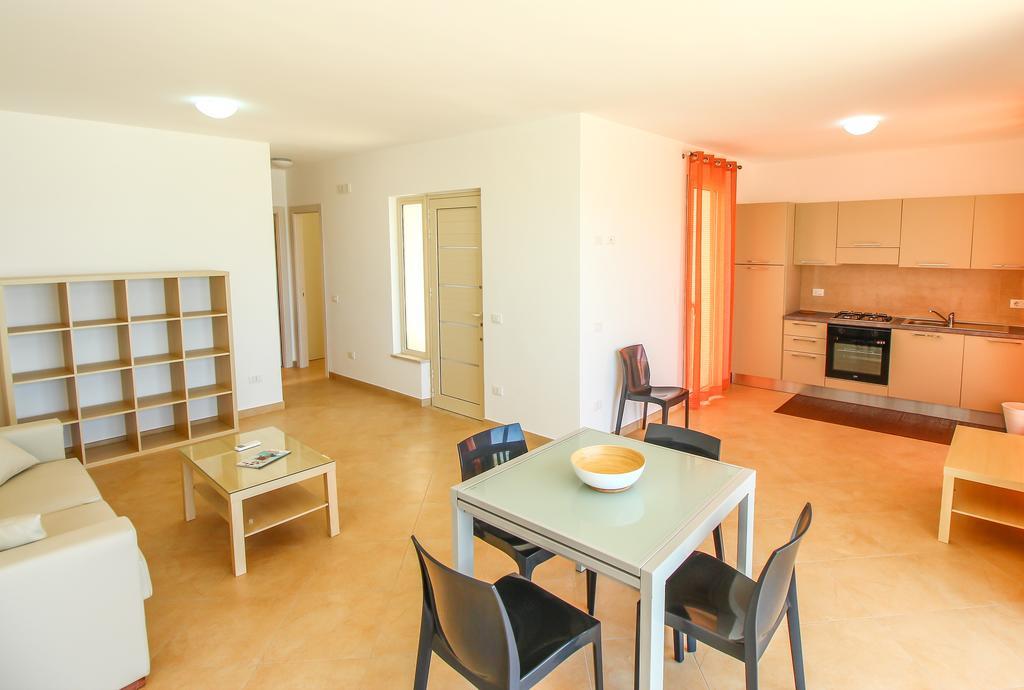 Family Suite Porto Vecchio 兰佩杜萨 外观 照片