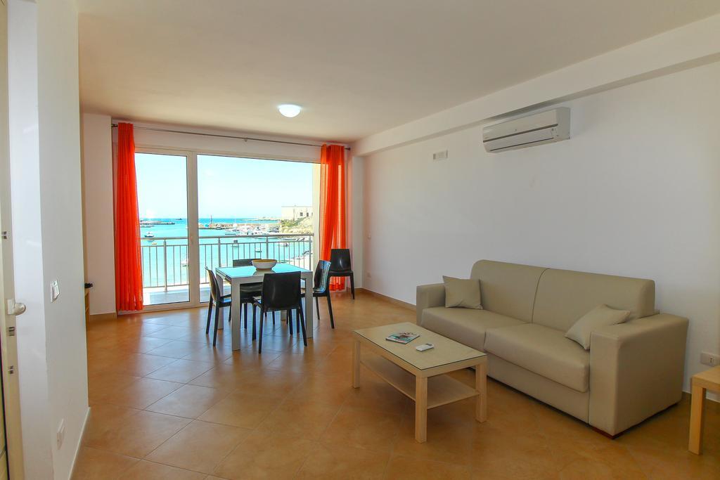 Family Suite Porto Vecchio 兰佩杜萨 外观 照片