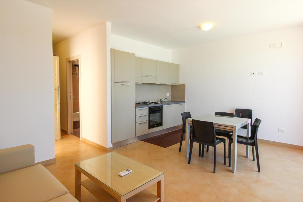 Family Suite Porto Vecchio 兰佩杜萨 外观 照片