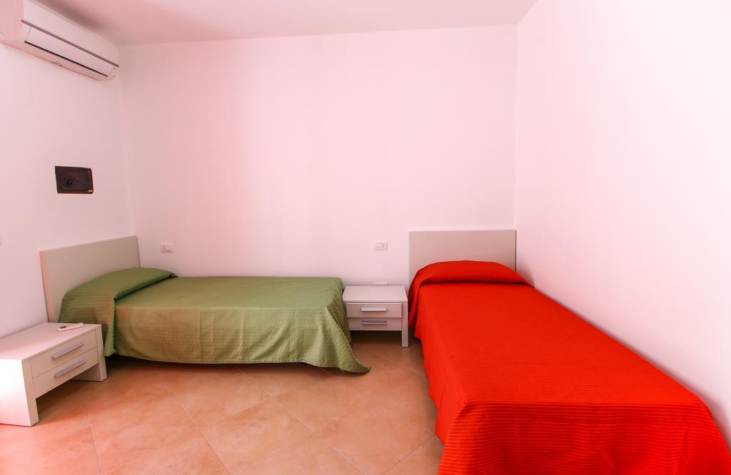 Family Suite Porto Vecchio 兰佩杜萨 外观 照片